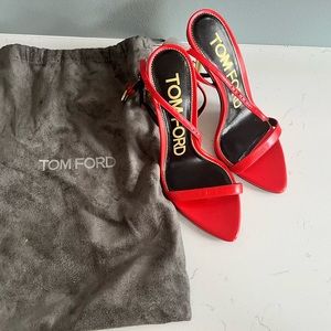 BRAND NEW TOM FORD RED
PADLOCK POINTY NAKED SANDAL. WITH DUSTER BAG. SIZE 36 IT.